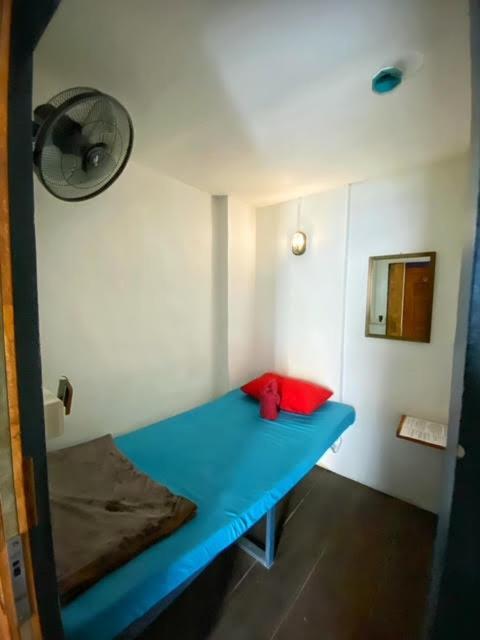 Pomme Hostel Restaurant & Bar - Private Sleeping Cabins Battambang Exterior foto