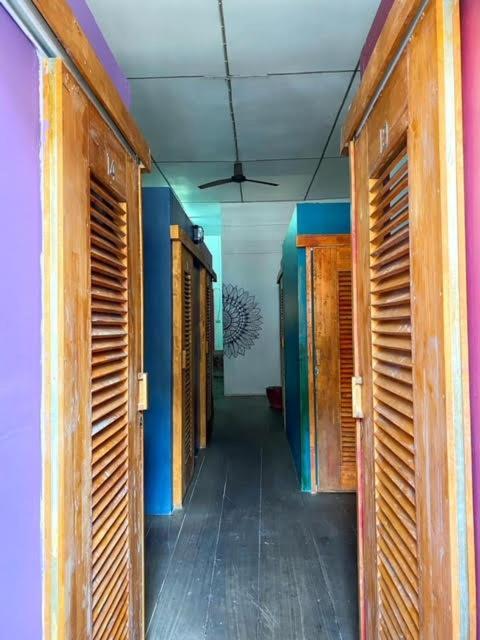 Pomme Hostel Restaurant & Bar - Private Sleeping Cabins Battambang Exterior foto
