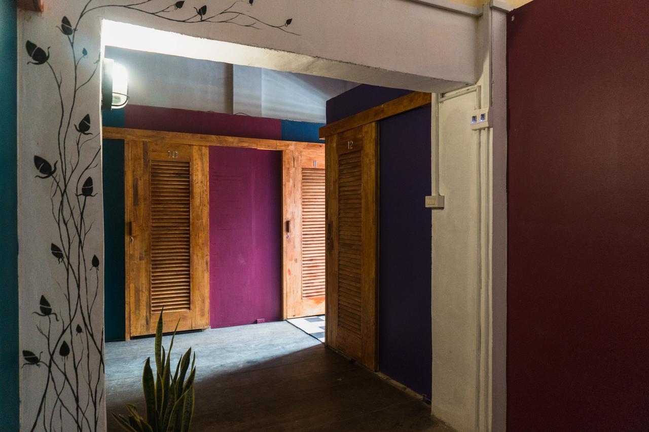 Pomme Hostel Restaurant & Bar - Private Sleeping Cabins Battambang Exterior foto