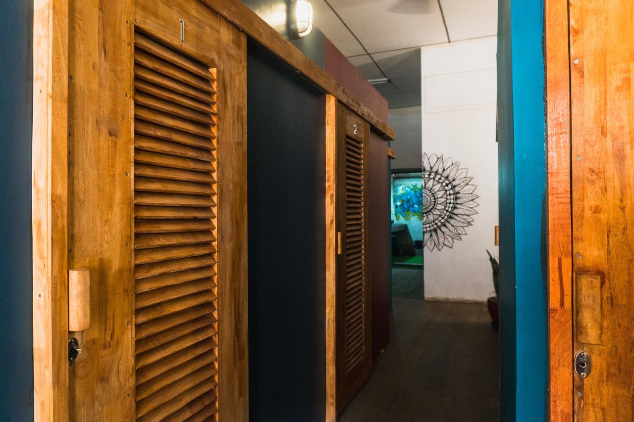 Pomme Hostel Restaurant & Bar - Private Sleeping Cabins Battambang Exterior foto